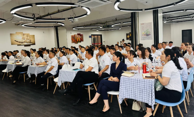 “食”刻守護，安全相伴！華逸府食品安全及營養(yǎng)健康知識專項培訓